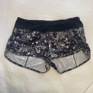 2017 Lululemon Seawheeze Speed Shorts Size 6